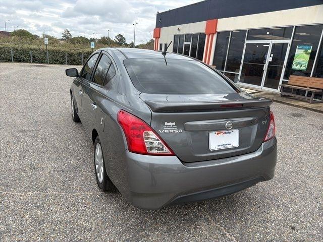 Nissan Versa Sedan SV CVT 2018