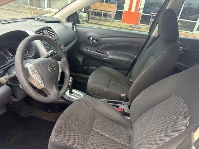 Nissan Versa Sedan SV CVT 2018