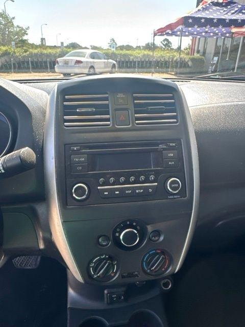 Nissan Versa Sedan SV CVT 2018