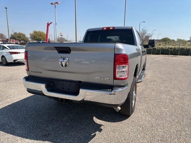 RAM 2500 Big Horn 4x4 Crew Cab 6'4" Box 2024