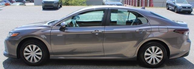 Toyota Camry Hybrid LE CVT (Natl) 2022