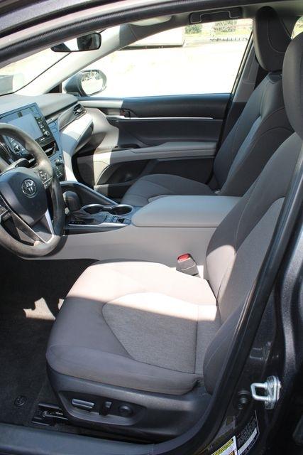 Toyota Camry Hybrid LE CVT (Natl) 2022