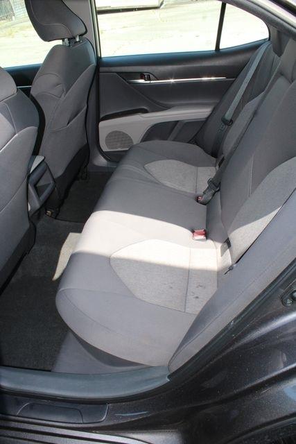 Toyota Camry Hybrid LE CVT (Natl) 2022