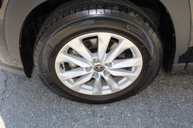 Toyota Corolla Cross LE 2WD (Natl) 2022