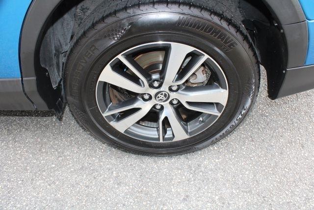 Toyota RAV4 Adventure FWD (Natl) 2018