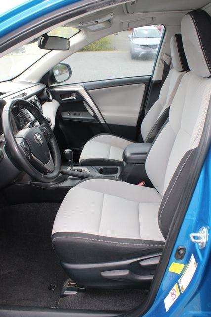 Toyota RAV4 Adventure FWD (Natl) 2018