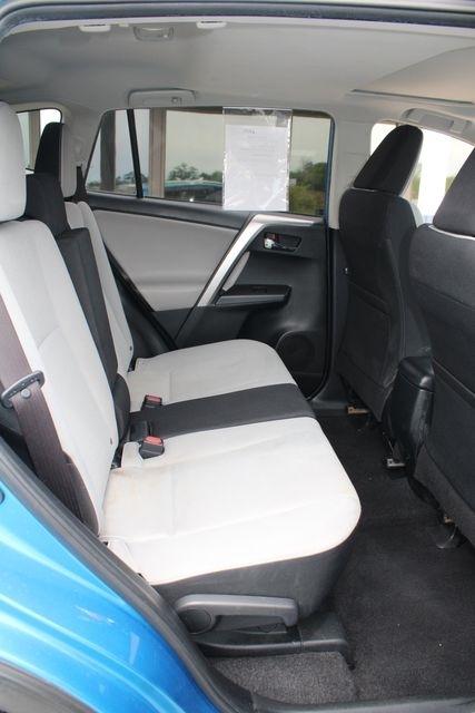 Toyota RAV4 Adventure FWD (Natl) 2018