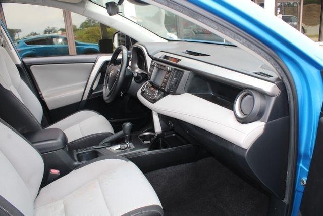 Toyota RAV4 Adventure FWD (Natl) 2018