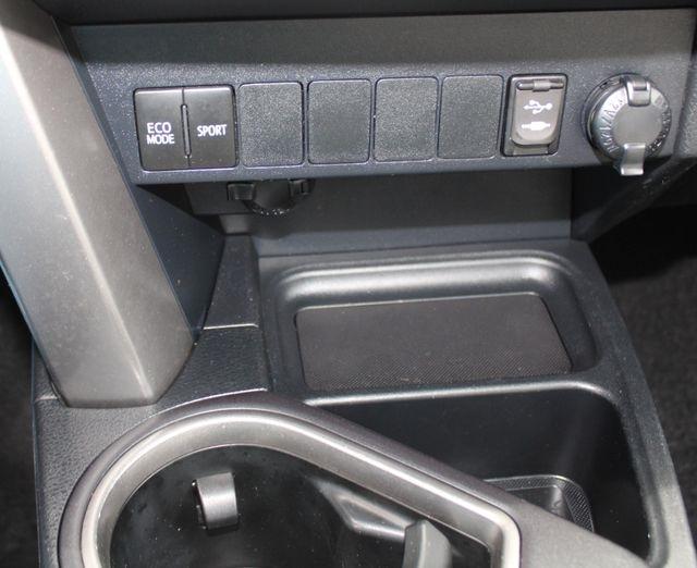 Toyota RAV4 Adventure FWD (Natl) 2018