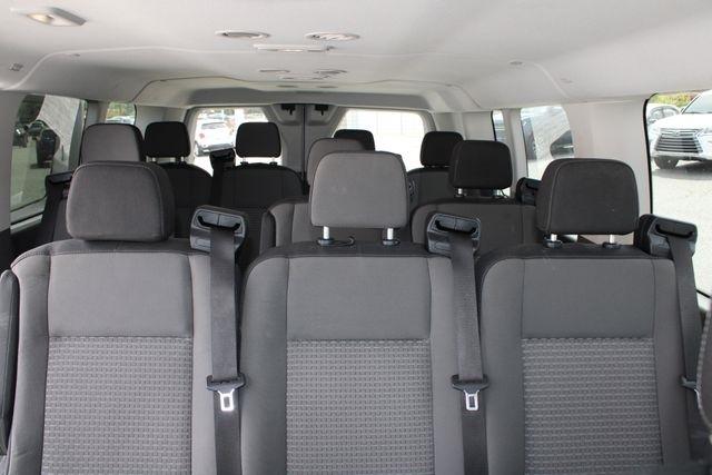 Ford Transit Passenger Wagon T-350 148" Low Roof XLT RWD 2023