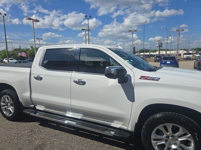 Chevrolet Silverado 1500 4WD Crew Cab 147" LTZ 2024
