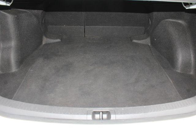 Toyota Corolla SE Nightshade CVT (Natl) 2022