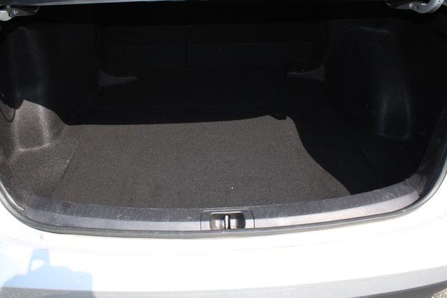 Toyota Corolla LE CVT (Natl) 2024