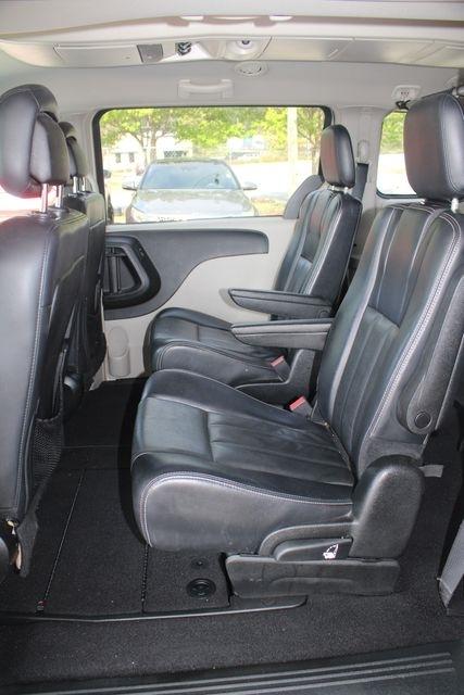 Chrysler Town & Country 4dr Wgn Touring 2013