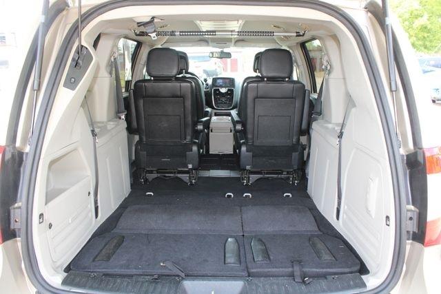 Chrysler Town & Country 4dr Wgn Touring 2013