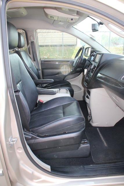 Chrysler Town & Country 4dr Wgn Touring 2013