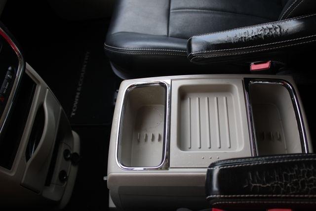 Chrysler Town & Country 4dr Wgn Touring 2013