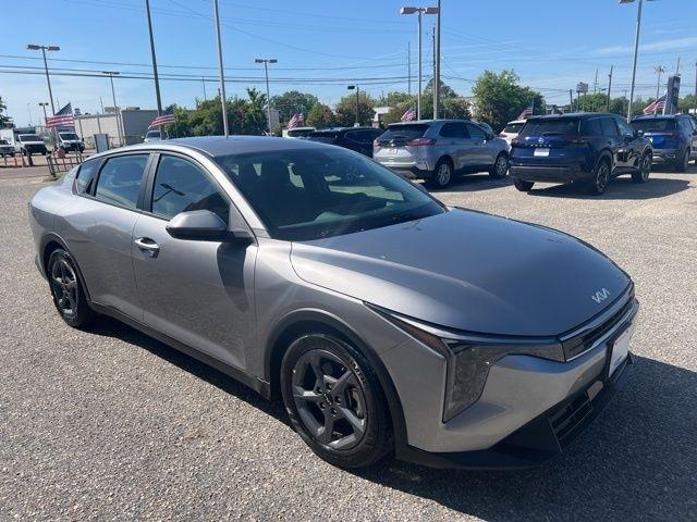 Kia K4 LXS FWD 2025