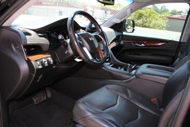 Cadillac Escalade ESV 4WD 4dr Premium Luxury 2019