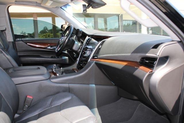 Cadillac Escalade ESV 4WD 4dr Premium Luxury 2019