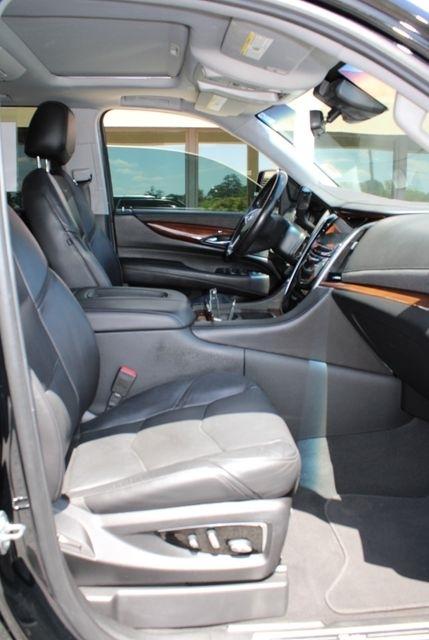 Cadillac Escalade ESV 4WD 4dr Premium Luxury 2019