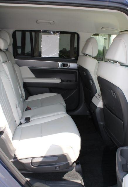 Hyundai Santa Fe SEL FWD 2025