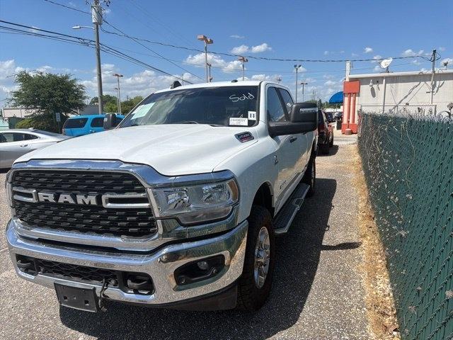 RAM 2500 Big Horn 4x4 Crew Cab 6'4" Box 2024
