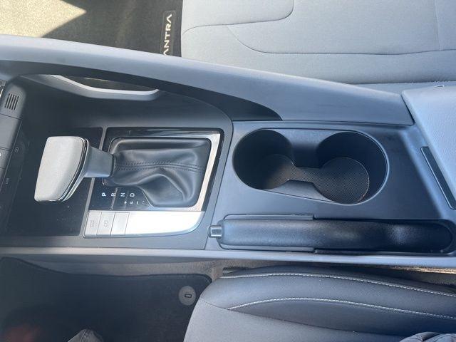 Hyundai Elantra SEL IVT 2022