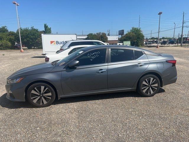 Nissan Altima 2.5 SV Sedan 2021