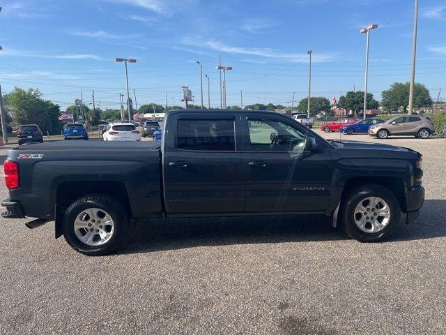 Chevrolet Silverado 1500 4WD Crew Cab 143.5" LT w/2LT 2017