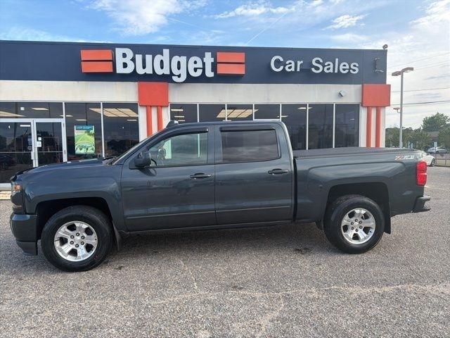 Chevrolet Silverado 1500 4WD Crew Cab 143.5" LT w/2LT 2017