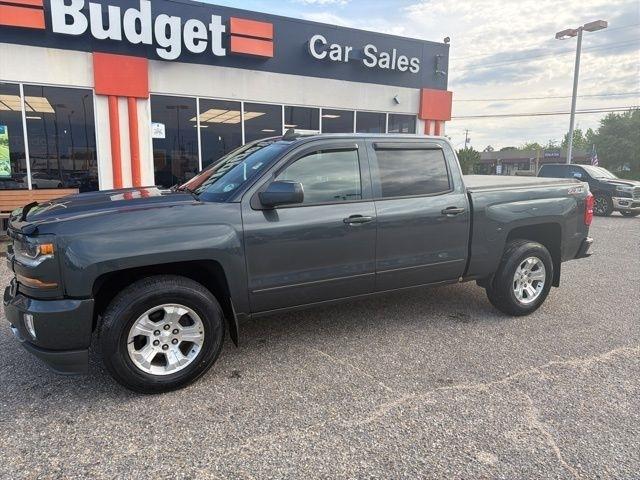 Chevrolet Silverado 1500 4WD Crew Cab 143.5" LT w/2LT 2017