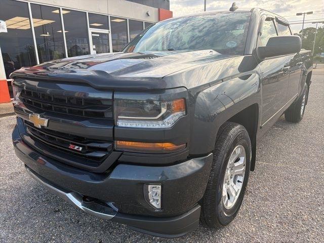 Chevrolet Silverado 1500 4WD Crew Cab 143.5" LT w/2LT 2017