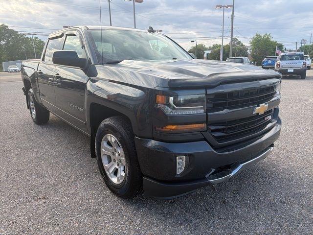 Chevrolet Silverado 1500 4WD Crew Cab 143.5" LT w/2LT 2017