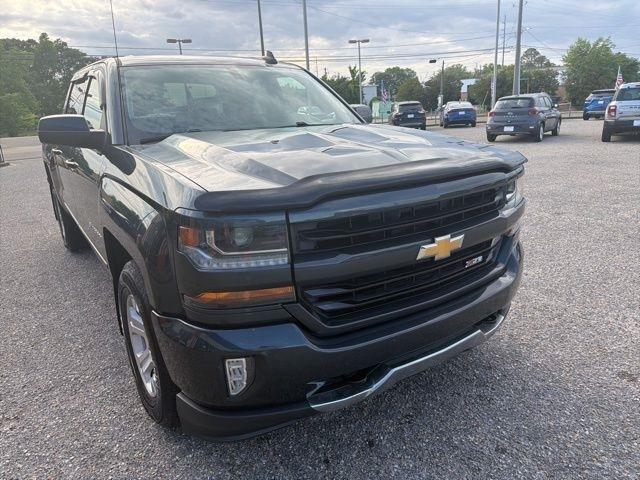 Chevrolet Silverado 1500 4WD Crew Cab 143.5" LT w/2LT 2017