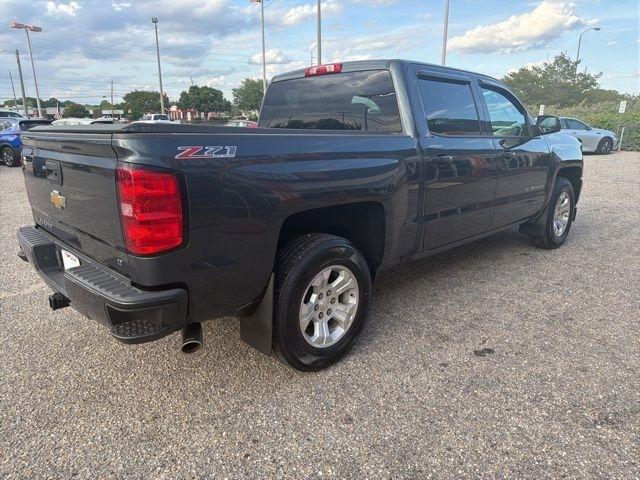 Chevrolet Silverado 1500 4WD Crew Cab 143.5" LT w/2LT 2017
