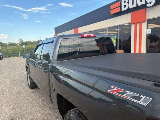 Chevrolet Silverado 1500 4WD Crew Cab 143.5" LT w/2LT 2017