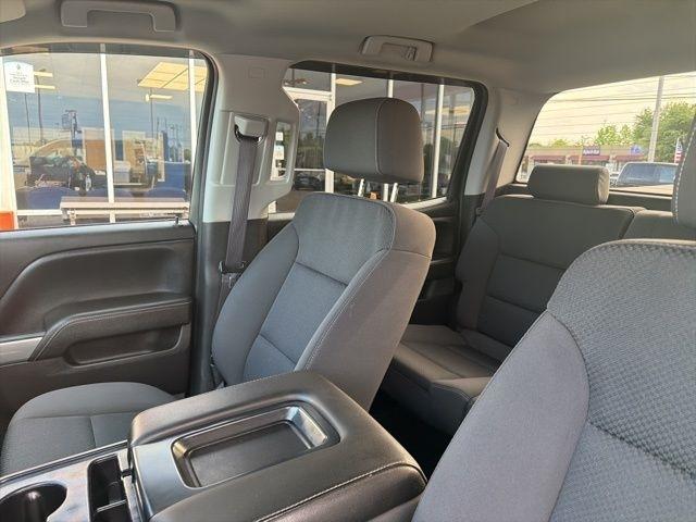 Chevrolet Silverado 1500 4WD Crew Cab 143.5" LT w/2LT 2017
