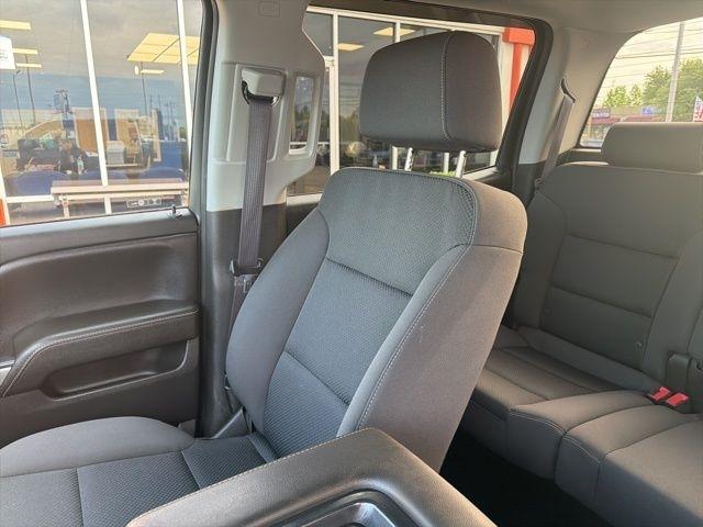 Chevrolet Silverado 1500 4WD Crew Cab 143.5" LT w/2LT 2017