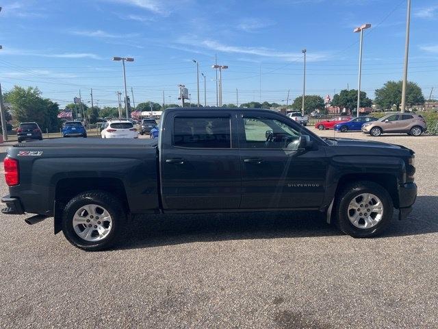 Chevrolet Silverado 1500 4WD Crew Cab 143.5" LT w/2LT 2017