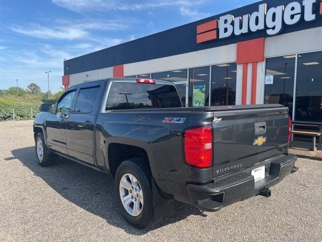 Chevrolet Silverado 1500 4WD Crew Cab 143.5" LT w/2LT 2017