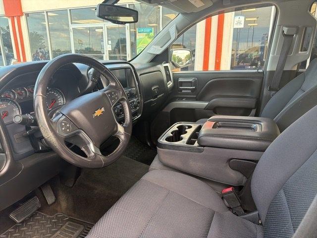 Chevrolet Silverado 1500 4WD Crew Cab 143.5" LT w/2LT 2017