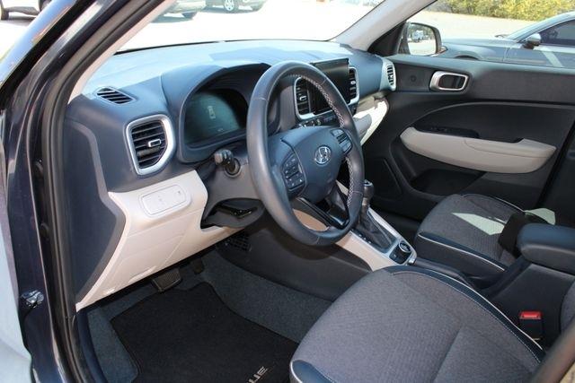 Hyundai Venue Limited IVT 2025