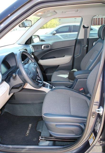 Hyundai Venue Limited IVT 2025