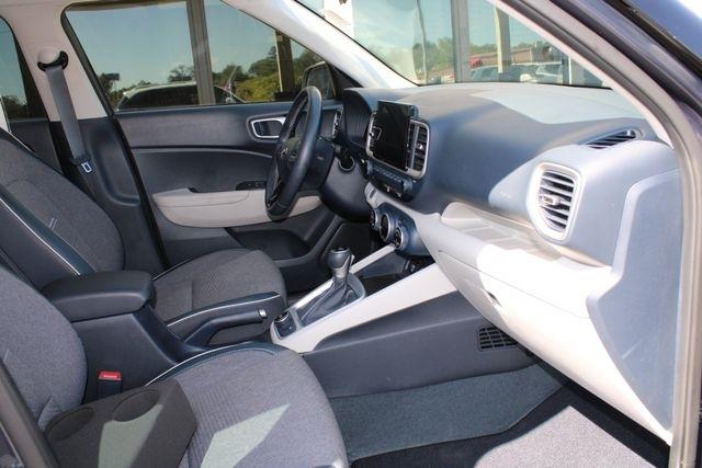 Hyundai Venue Limited IVT 2025
