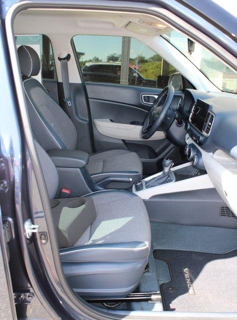 Hyundai Venue Limited IVT 2025