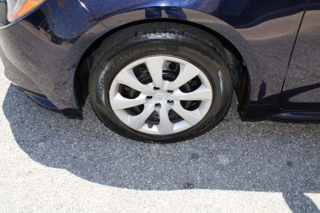 Toyota Corolla LE CVT (Natl) 2022