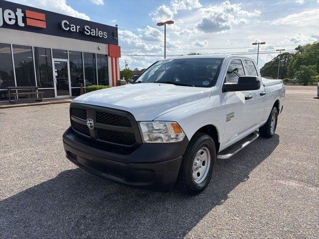 RAM 1500 Classic Tradesman 4x2 Quad Cab 6'4" Box 2023