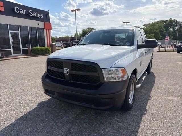 RAM 1500 Classic Tradesman 4x2 Quad Cab 6'4" Box 2023