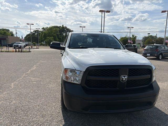 RAM 1500 Classic Tradesman 4x2 Quad Cab 6'4" Box 2023